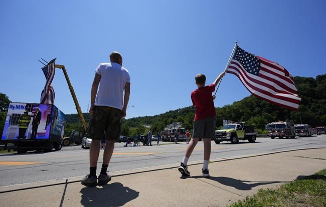 Firefighter killed at Trump rally honored with bagpipes, gun salute and a bugle sounding taps | iNFOnews.ca Firefighter killed at Trump rally honored with bagpipes, gun salute and a bugle sounding taps | iNFOnews.ca