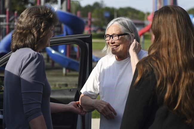 Missouri woman who served 43 years in prison is free after her murder conviction was overturned | iNFOnews.ca Missouri woman who served 43 years in prison is free after her murder conviction was overturned | iNFOnews.ca