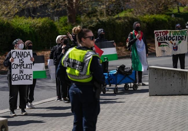 Gaza protesters at University of Victoria clearing encampment after trespass notice | iNFOnews.ca