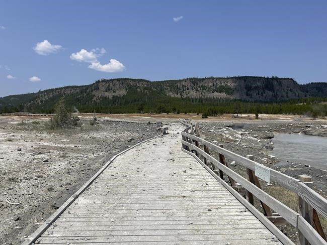 Surprise Yellowstone geyser eruption highlights little known hazard at popular park | iNFOnews.ca Surprise Yellowstone geyser eruption highlights little known hazard at popular park | iNFOnews.ca