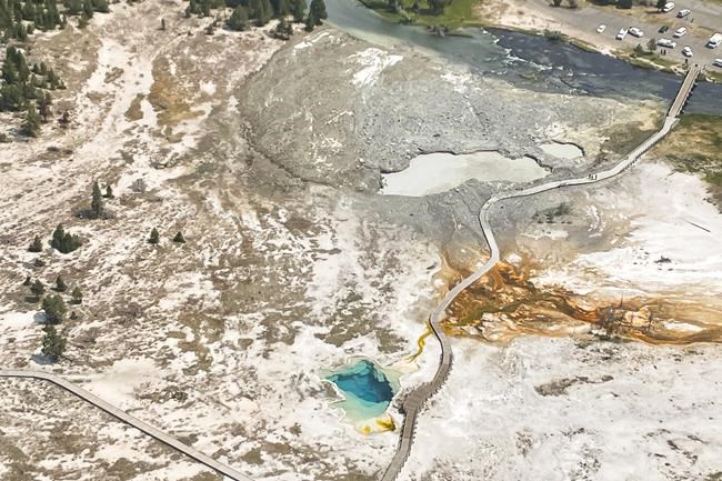 Surprise blast of rock, water and steam in Yellowstone sends dozens running for safety | iNFOnews.ca