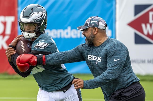 Hurts, Sirianni say all is peaceful between QB and Coach at Eagles' training camp | iNFOnews.ca Hurts, Sirianni say all is peaceful between QB and Coach at Eagles' training camp | iNFOnews.ca
