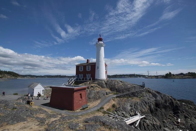 Coast Guard to end staffing at two B.C. lighthouses, following safety concerns | iNFOnews.ca