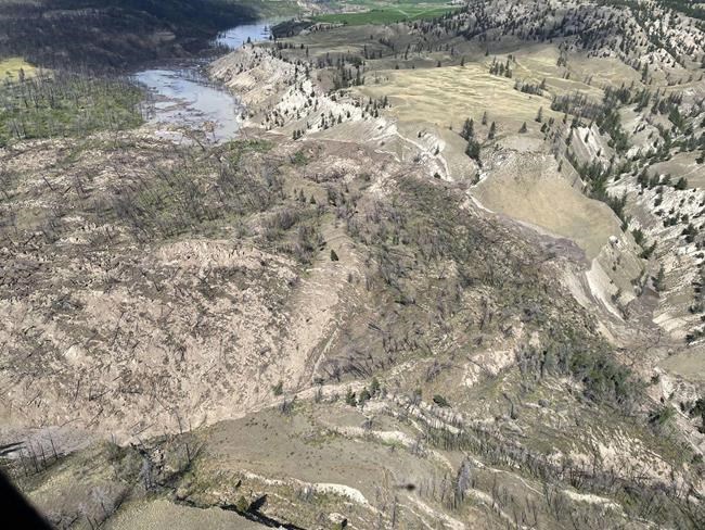 Man runs over moving ground to narrowly escape landslide along B.C. river: rescuer | iNFOnews.ca Man runs over moving ground to narrowly escape landslide along B.C. river: rescuer | iNFOnews.ca