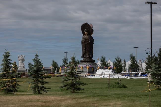 Alberta meditation centre tent collapses in high winds, killing 1 and injuring dozens | iNFOnews.ca