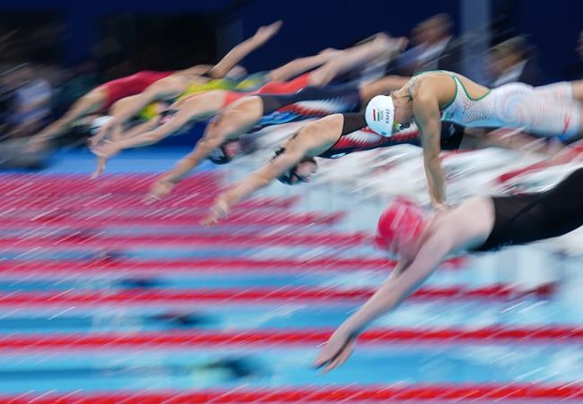 Canadian swimmer Summer McIntosh wins gold in 200-metre butterfly at Paris Olympics | iNFOnews.ca