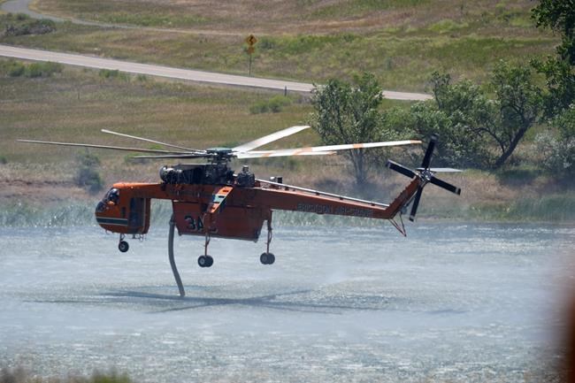 Wildfires in Colorado burn dozens of homes and structures, threaten hundreds more | iNFOnews.ca Wildfires in Colorado burn dozens of homes and structures, threaten hundreds more | iNFOnews.ca