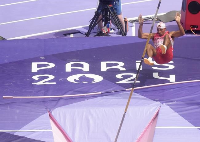 Canada's Warner withdraws from decathlon after falling out of medal contention | iNFOnews.ca Canada's Warner withdraws from decathlon after falling out of medal contention | iNFOnews.ca