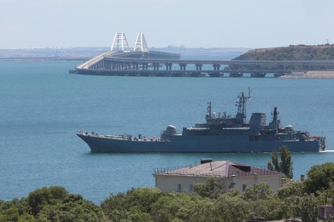 Ukraine intensifies its long-range strikes, sinking a Russian submarine and striking an airfield | iNFOnews.ca Ukraine intensifies its long-range strikes, sinking a Russian submarine and striking an airfield | iNFOnews.ca