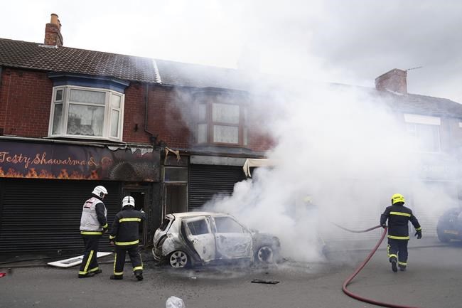UK leader Starmer condemns attack on asylum-seeker hotel as far-right violence spreads | iNFOnews.ca