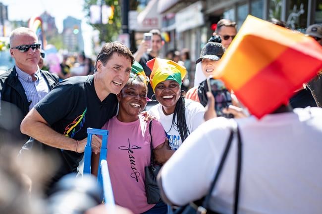 Trudeau makes unscheduled stop at Vancouver's Pride events does not walk in parade | iNFOnews.ca