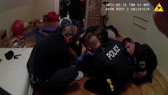 Judge keeps alive Vermont lawsuit that accuses police of force, discrimination against Black teen | iNFOnews.ca