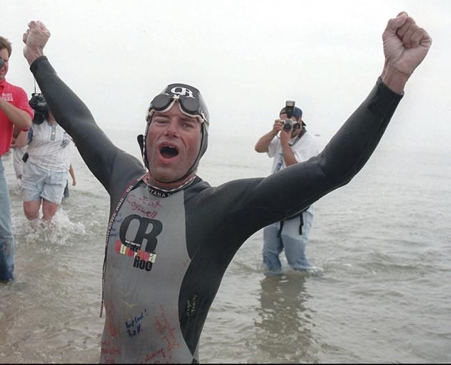 Marathon swimmer who crossed Lake Michigan in 1998 is trying it again | iNFOnews.ca
