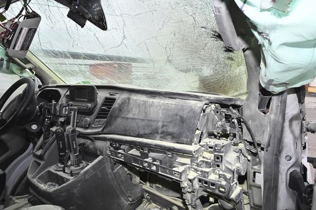 NYC driver charged with throwing a lit firework into a utility truck and injuring 2 workers | iNFOnews.ca