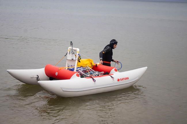 Ultra swimmer abandons attempt to cross Lake Michigan again | iNFOnews.ca Ultra swimmer abandons attempt to cross Lake Michigan again | iNFOnews.ca