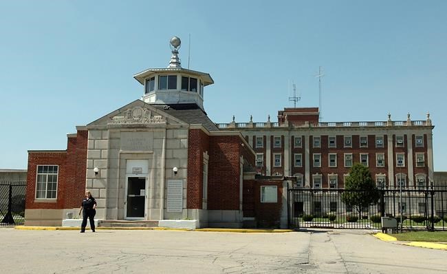 Protections sought for prison workers in closing of aging Illinois prison | iNFOnews.ca Protections sought for prison workers in closing of aging Illinois prison | iNFOnews.ca
