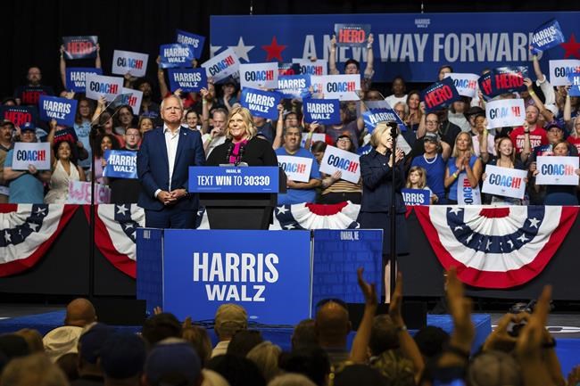 Walz touts Nebraska roots in visit to his home state where there's a battle over one electoral vote | iNFOnews.ca Walz touts Nebraska roots in visit to his home state where there's a battle over one electoral vote | iNFOnews.ca