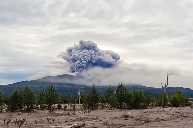 Volcano erupts after powerful earthquake in Russia's Far East and scientists warn of a stronger one | iNFOnews.ca Volcano erupts after powerful earthquake in Russia's Far East and scientists warn of a stronger one | iNFOnews.ca