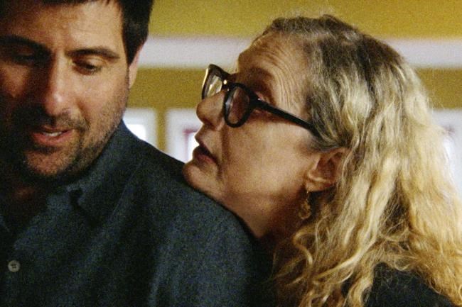 Jason Schwartzman and Carol Kane forge an unlikely friendship in 'Between the Temples' | iNFOnews.ca Jason Schwartzman and Carol Kane forge an unlikely friendship in 'Between the Temples' | iNFOnews.ca