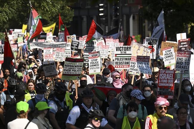 Some protesters tear down security fence as thousands march outside Democratic National Convention | iNFOnews.ca Some protesters tear down security fence as thousands march outside Democratic National Convention | iNFOnews.ca