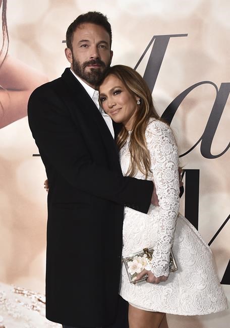 Jennifer Lopez files for divorce from Ben Affleck after 2 years of marriage | iNFOnews.ca