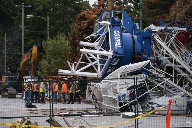 Removal underway for huge crane blocking Vancouver, B.C., street | iNFOnews.ca Removal underway for huge crane blocking Vancouver, B.C., street | iNFOnews.ca