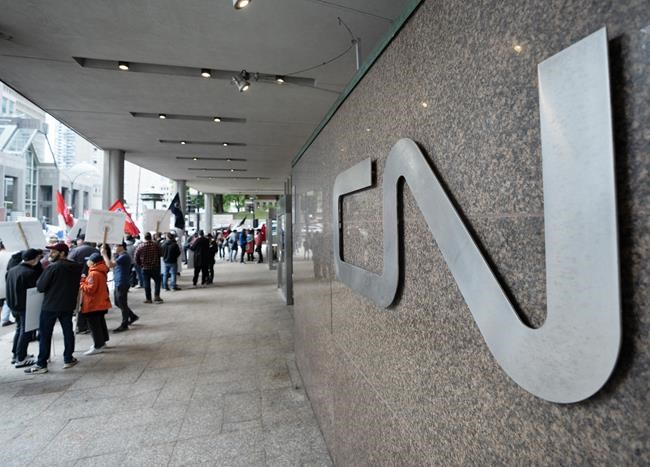 Liberals move to force binding arbitration, return to work in railway labour dispute | iNFOnews.ca Liberals move to force binding arbitration, return to work in railway labour dispute | iNFOnews.ca