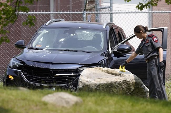 Report clears nearly a dozen officers involved in fatal shooting of Rhode Island man | iNFOnews.ca