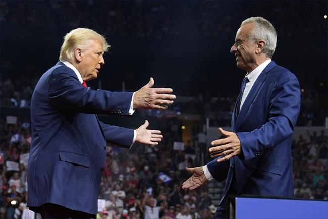 RFK Jr. suspends his presidential bid and backs Donald Trump before appearing with him at his rally | iNFOnews.ca RFK Jr. suspends his presidential bid and backs Donald Trump before appearing with him at his rally | iNFOnews.ca