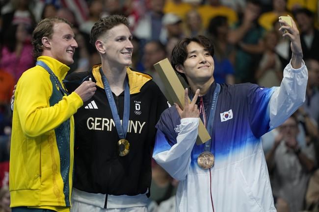 Australia coach fired for supporting a South Korean swimmer at the Olympics | iNFOnews.ca Australia coach fired for supporting a South Korean swimmer at the Olympics | iNFOnews.ca