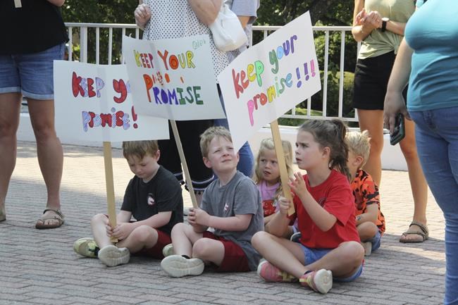 North Carolina GOP leaders reach spending deal to clear private school voucher waitlist | iNFOnews.ca