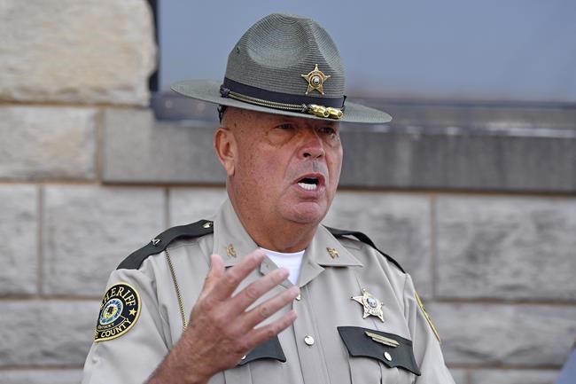 People take once unthinkable precautions as police search for the Kentucky highway shooter | iNFOnews.ca