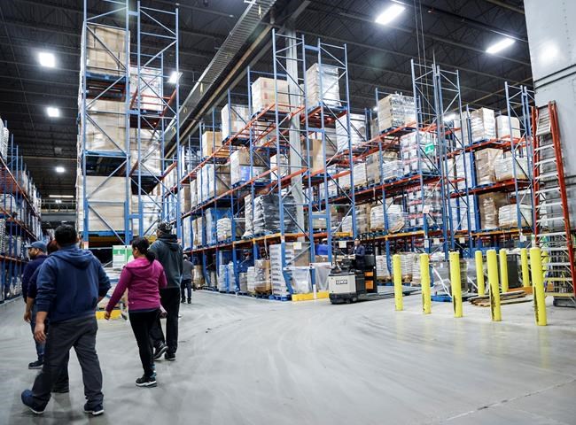 Unifor says workers at Walmart warehouse in Mississauga, Ont., vote to join union | iNFOnews.ca