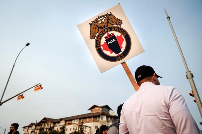 Feds wary of back-to-work legislation despite employer demands: labour experts | iNFOnews.ca