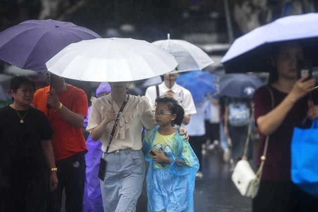 Strongest typhoon since 1949 hits Shanghai and knocks out power to some homes | iNFOnews.ca Strongest typhoon since 1949 hits Shanghai and knocks out power to some homes | iNFOnews.ca