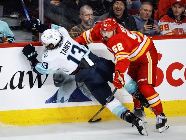 Weegar committed to Calgary Flames despite veteran exodus | iNFOnews.ca