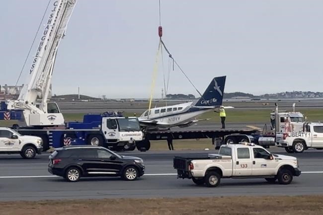 Small plane lands safely at Boston's Logan airport with just one wheel deployed | iNFOnews.ca