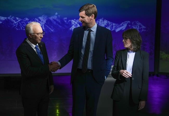 Tales of blood and death on streets make B.C. party leaders' debate grim listening | iNFOnews.ca Tales of blood and death on streets make B.C. party leaders' debate grim listening | iNFOnews.ca