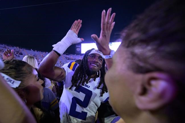 College athletes are getting paid and fans are starting to see a growing share of the bill | iNFOnews.ca College athletes are getting paid and fans are starting to see a growing share of the bill | iNFOnews.ca