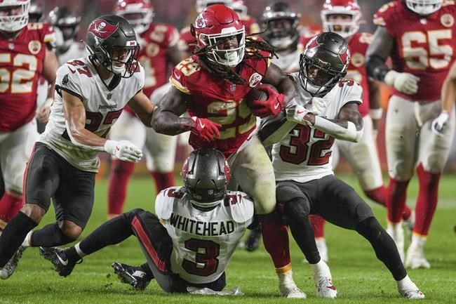 Mahomes throws 3 TD passes, unbeaten Chiefs beat Buccaneers 30-24 in OT | iNFOnews.ca