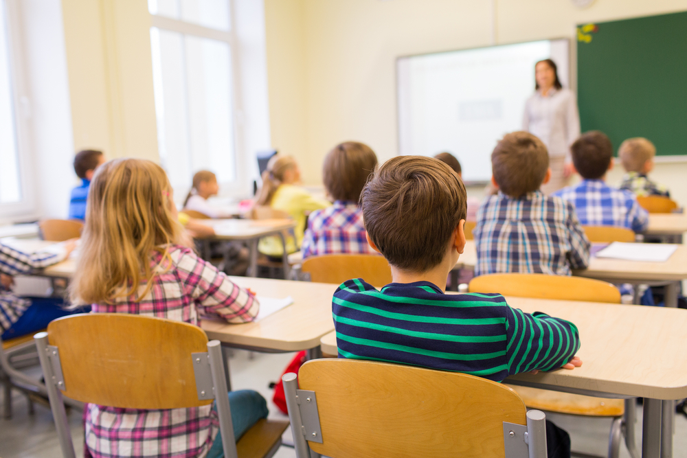 BC teacher suspended for showing Grade 7s 'sexually suggestive' social media | iNFOnews.ca