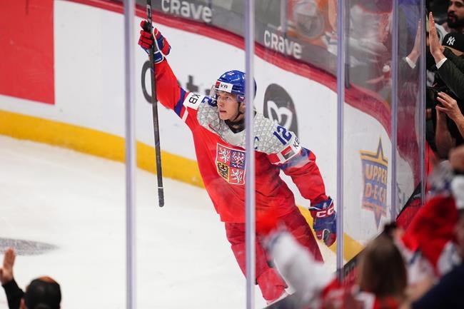Czechia beats Sweden in a shootout to win bronze at world juniors | iNFOnews.ca