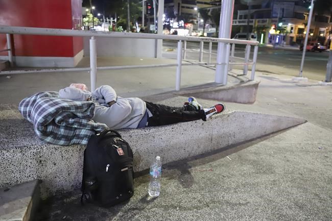 Mexico drops migrants in troubled resort as it disperses them far from US border | iNFOnews.ca Mexico drops migrants in troubled resort as it disperses them far from US border | iNFOnews.ca