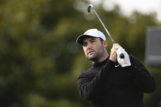 McIlroy overpowers Pebble Beach, beats Lowry by two shots | iNFOnews.ca McIlroy overpowers Pebble Beach, beats Lowry by two shots | iNFOnews.ca