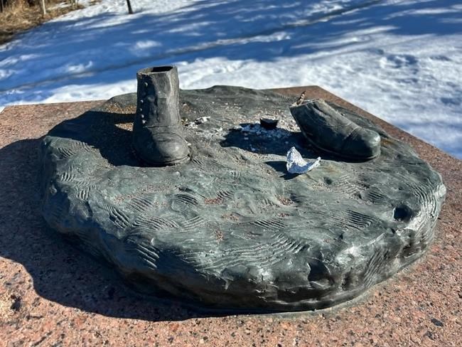 Bronze statue of women's rights pioneer cut off at ankles, stolen from Edmonton park | iNFOnews.ca Bronze statue of women's rights pioneer cut off at ankles, stolen from Edmonton park | iNFOnews.ca