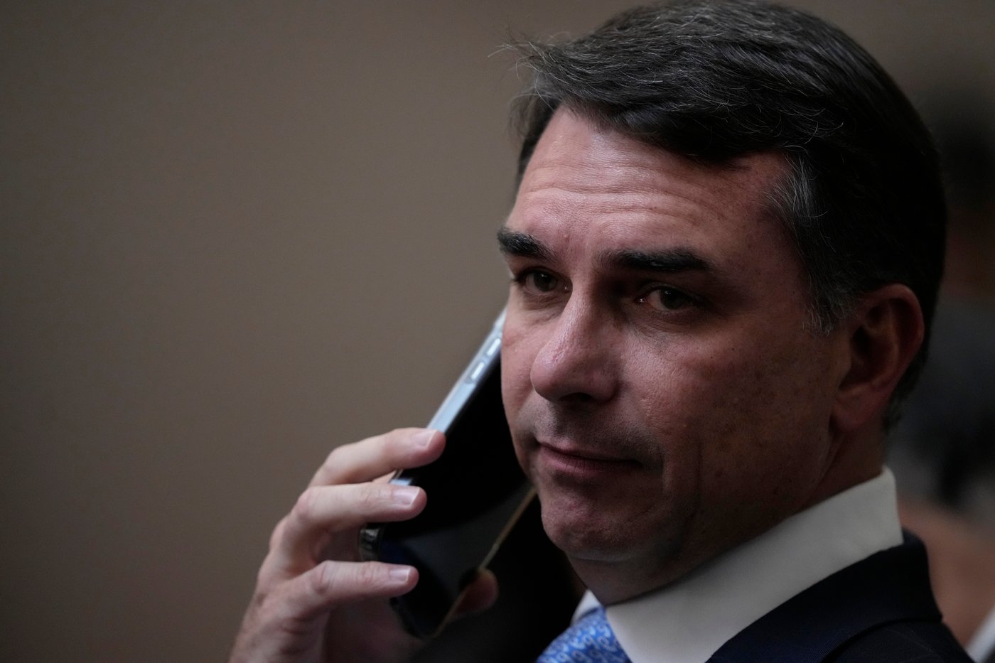 Brazil presidential hopeful Flávio Bolsonaro denies wrongdoing after asking banker for millions | iNFOnews.ca Brazil presidential hopeful Flávio Bolsonaro denies wrongdoing after asking banker for millions | iNFOnews.ca