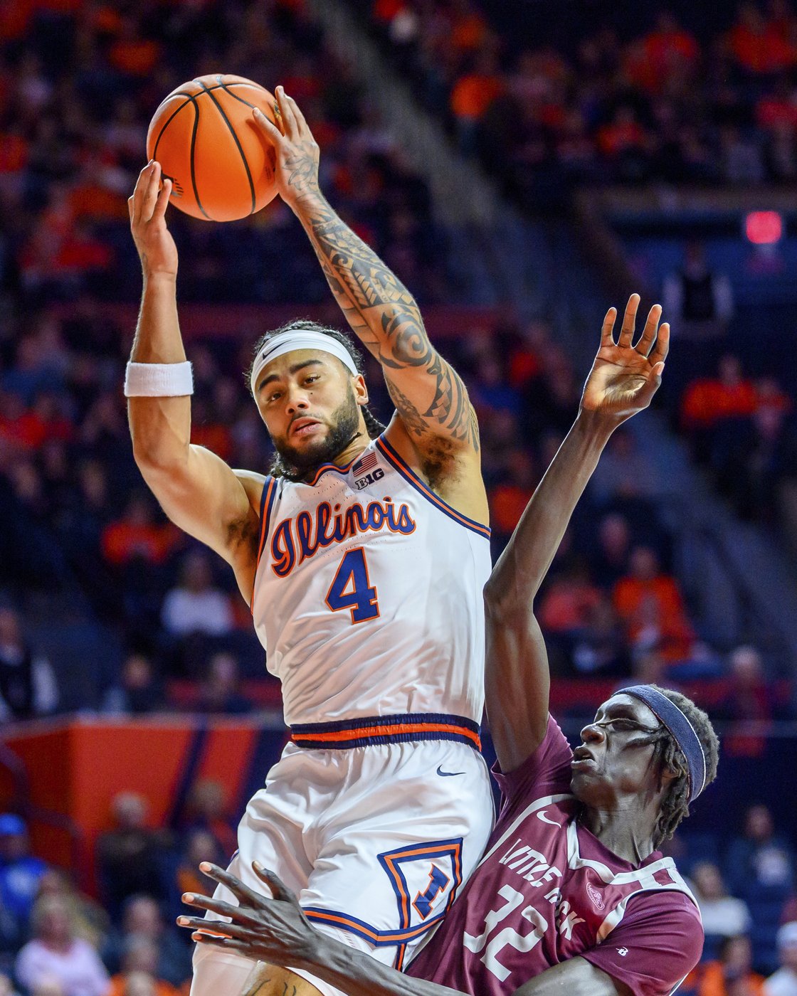 Jakucionis scores 21, Ivisic has double-double as Illinois beats Little Rock 92-34 | iNFOnews.ca