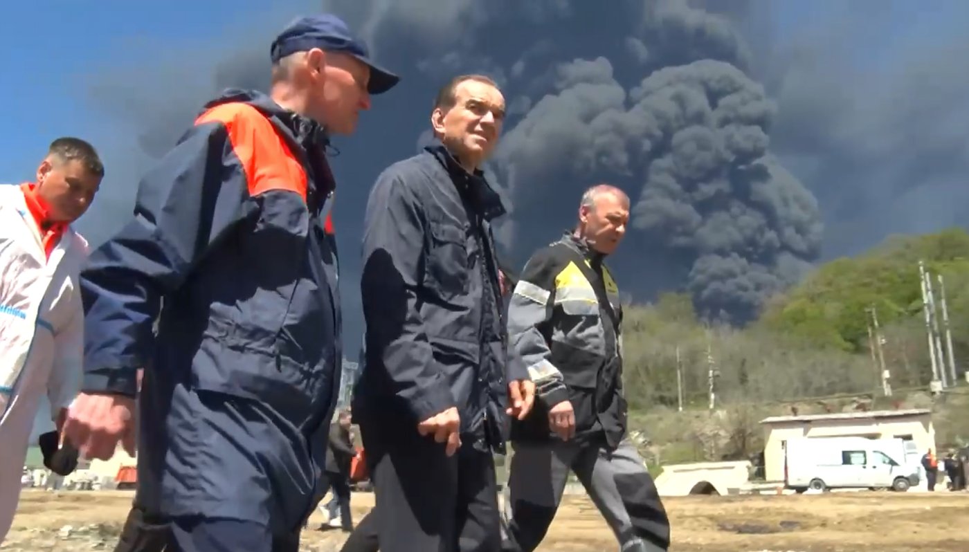 Another Russian oil facility burns as Zelenskyy touts Ukraine’s drone reach | iNFOnews.ca