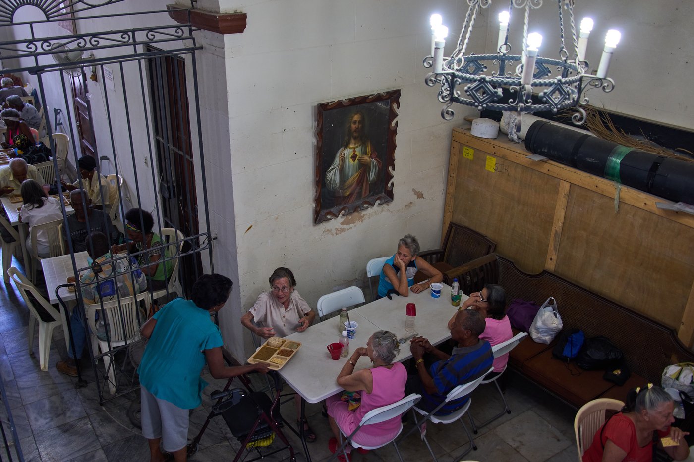PHOTO ESSAY: AP photos capture elderly Cubans coping with deepening economic crisis | iNFOnews.ca