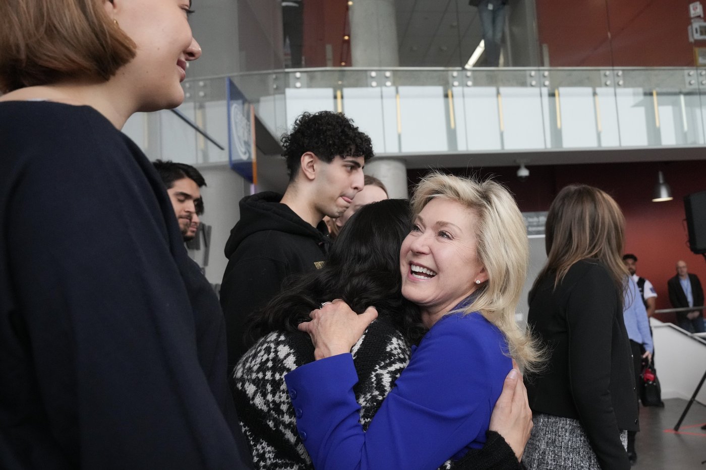 Leaders of Ontario Liberals, New Democrats promise to help young people | iNFOnews.ca